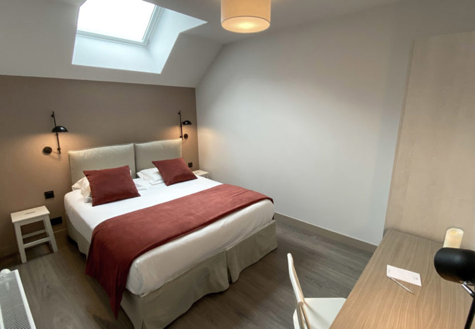Le Genepy, Chamonix (Self Catered Apartments) - 3 bed penthouse