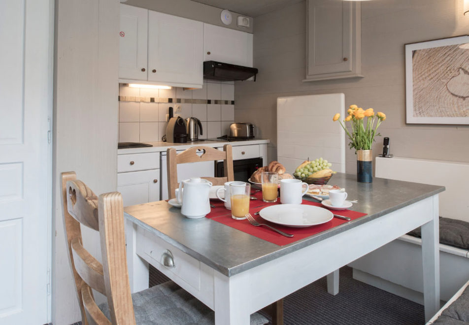 Le Genepy, Chamonix (Self Catered Apartments) - Studio