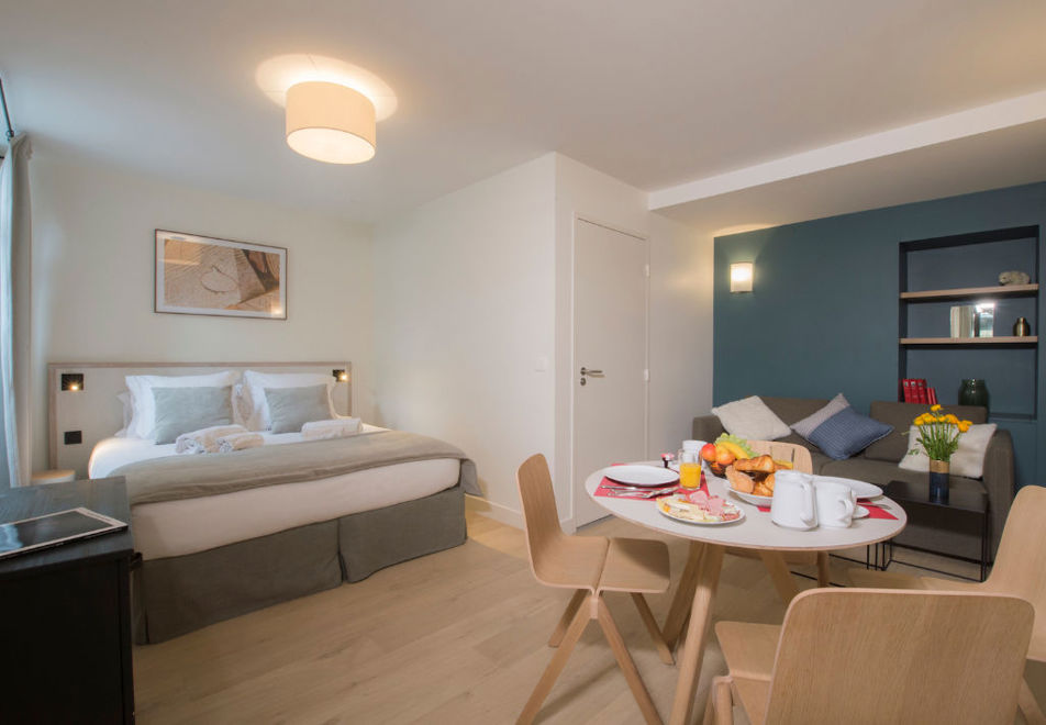 Le Genepy, Chamonix (Self Catered Apartments) - Studio