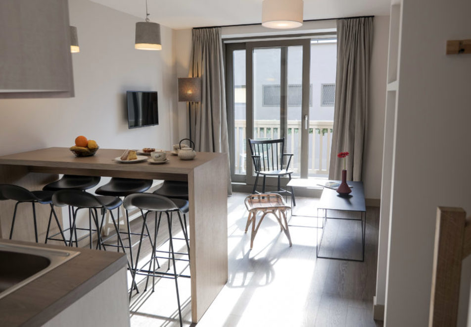 Le Genepy, Chamonix (Self Catered Apartments) - 1 bed superior