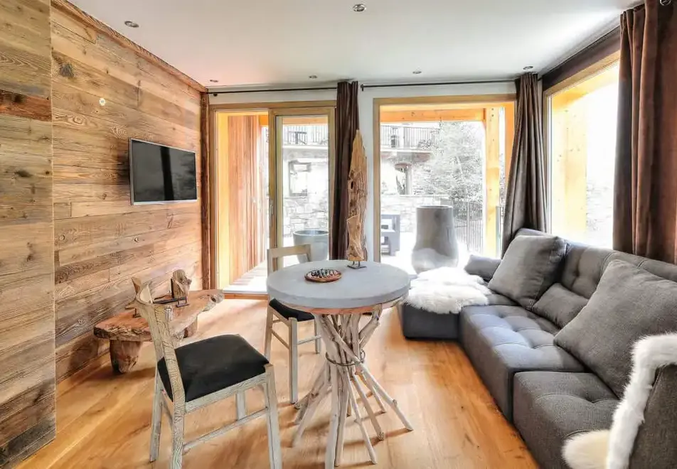 Le Chalet Martine, St Martin de Belleville (catered chalet) - Another lounge area with TV