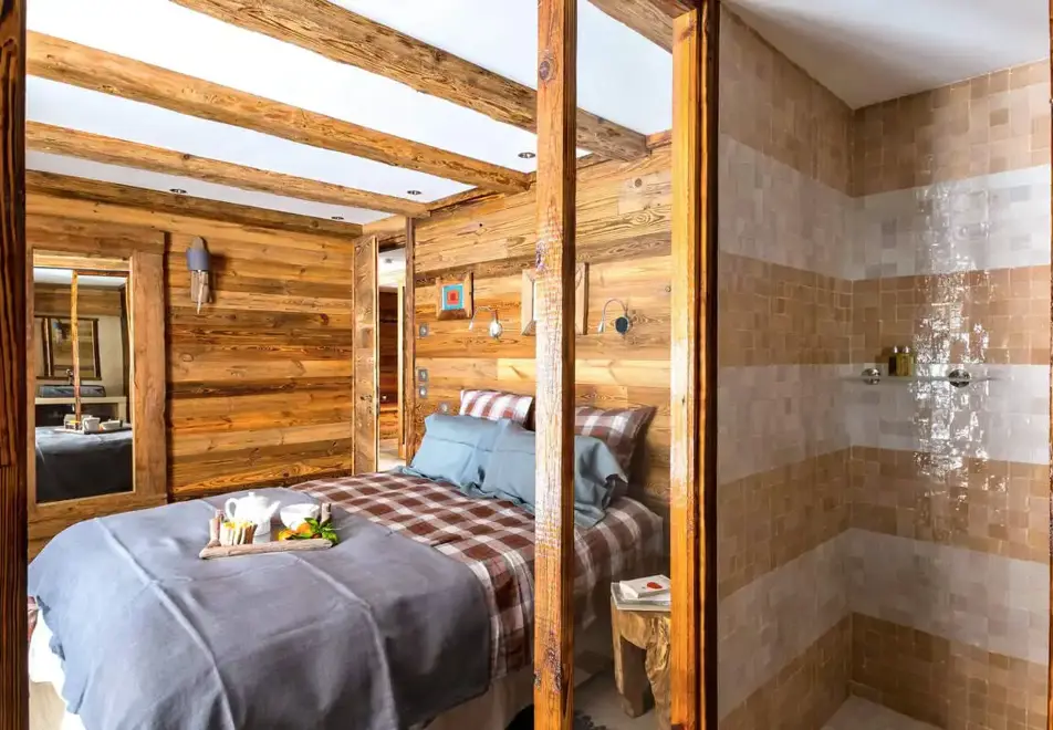 Le Chalet Martine, St Martin de Belleville (catered chalet) - Double bedroom