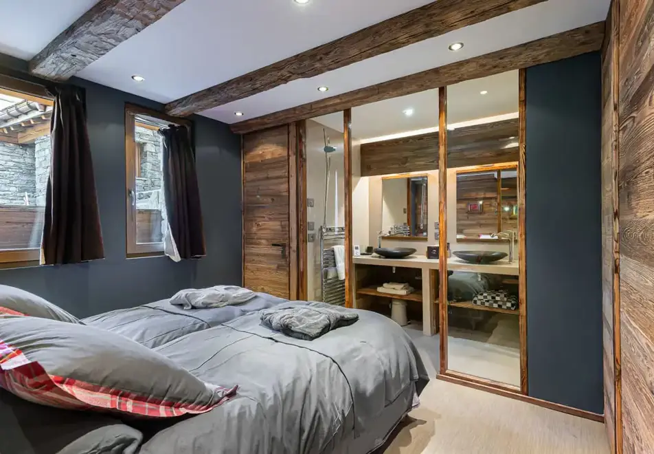 Le Chalet Martine, St Martin de Belleville (catered chalet) - Twin bedroom