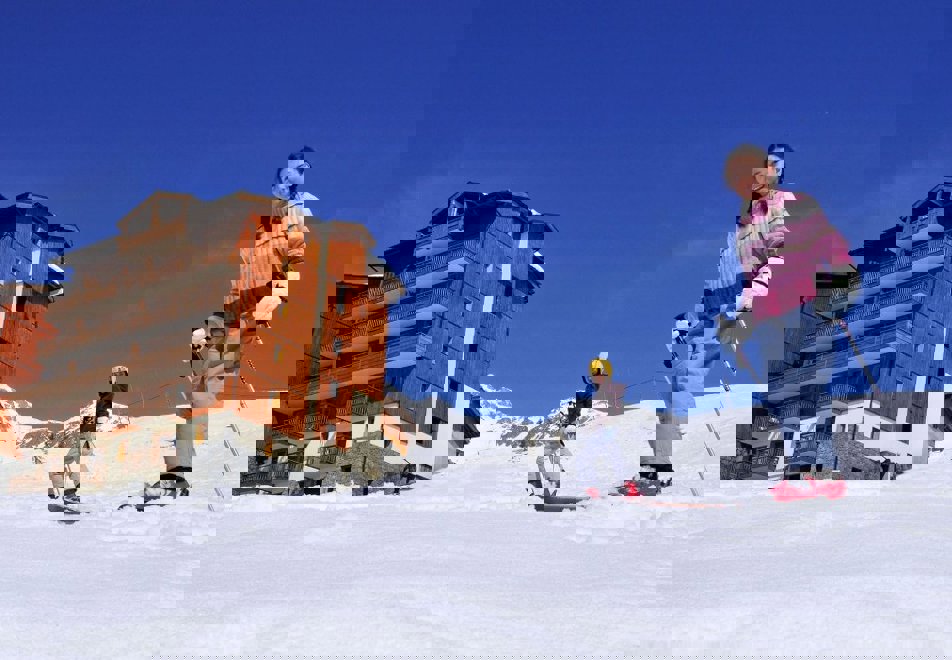 Les 4 Valleys, St Francois Longchamp (self catered apartments) - Ski in Ski out