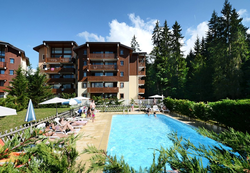 Le Buet, Morillon 1100 (self catered apartments) - Outdoor pool