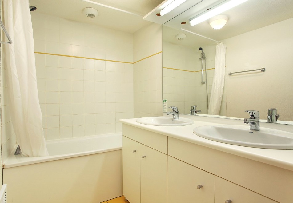 Le Buet, Morillon 1100 (self catered apartments) - Bathroom