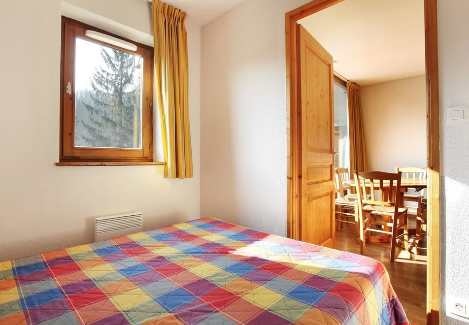 Le Buet, Morillon 1100 (self catered apartments) - Double bedroom