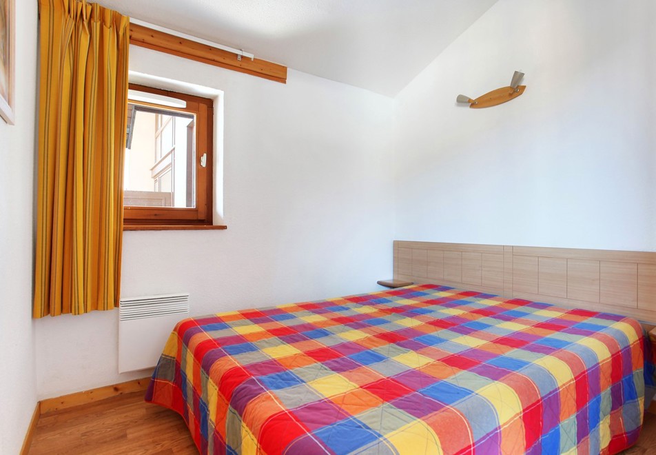 Le Buet, Morillon 1100 (self catered apartments) - Double bedroom