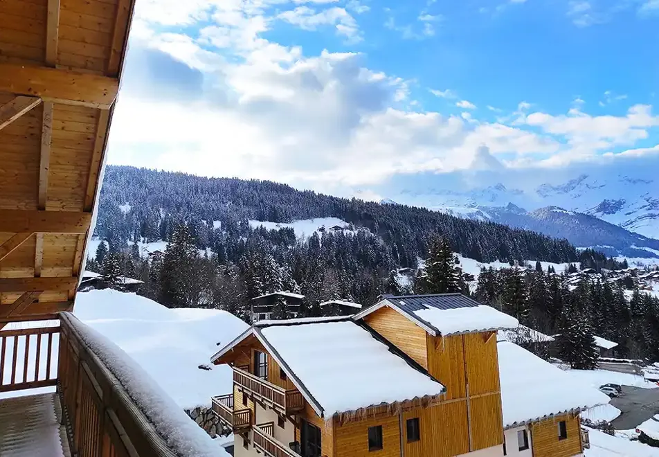 Chalet des Pistes, Combloux (self catered apartments) - Stunning views