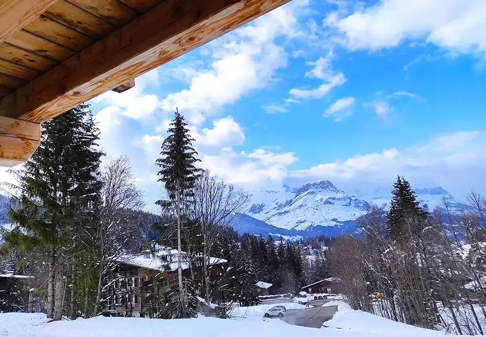 Chalet des Pistes, Combloux (self catered apartments) - Stunning views
