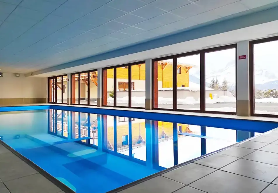 Chalet des Pistes, Combloux (self catered apartments) - Indoor pool