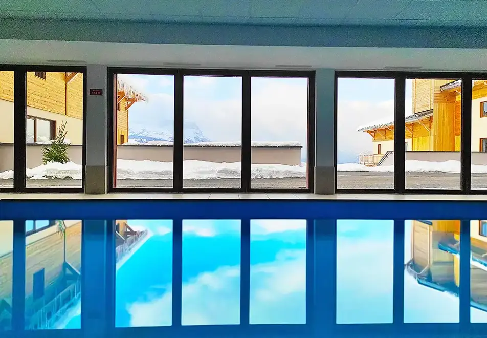 Chalet des Pistes, Combloux (self catered apartments) - Indoor pool