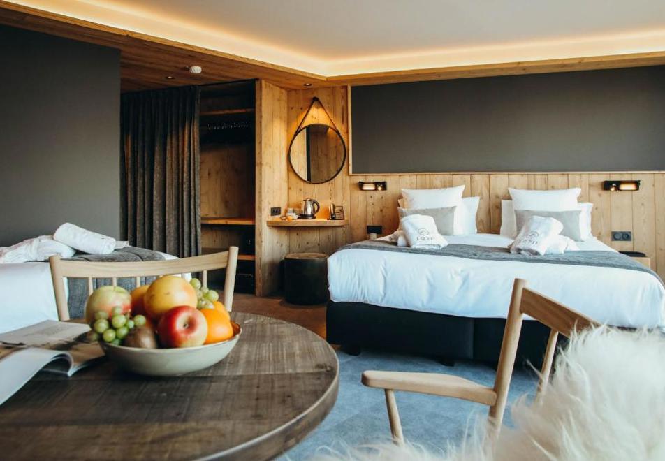 Lodji Hotel, St Martin de Belleville (hotel) - Double bedroom with extra bed