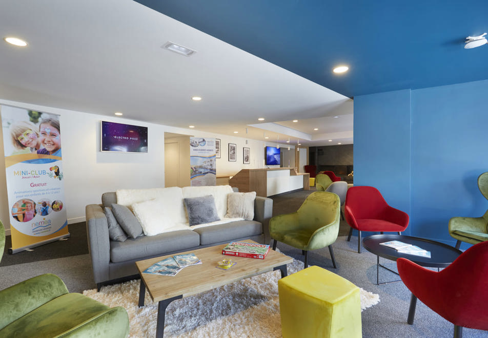 Le Hameau, Les Deux Alpes (self catered apartments) - Reception