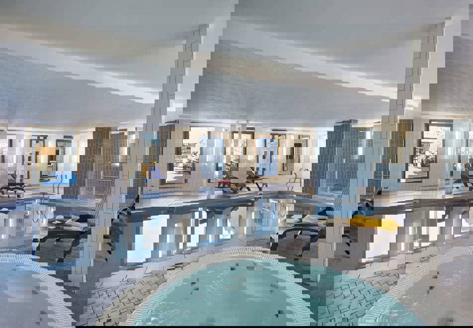 Le Hameau, Les Deux Alpes (self catered apartments) - Indoor pool