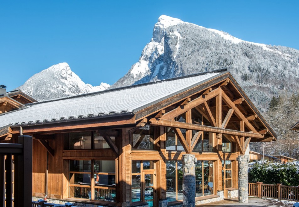 La Reine des Pres, Samoens (self catered apartments) - Criou Peak view