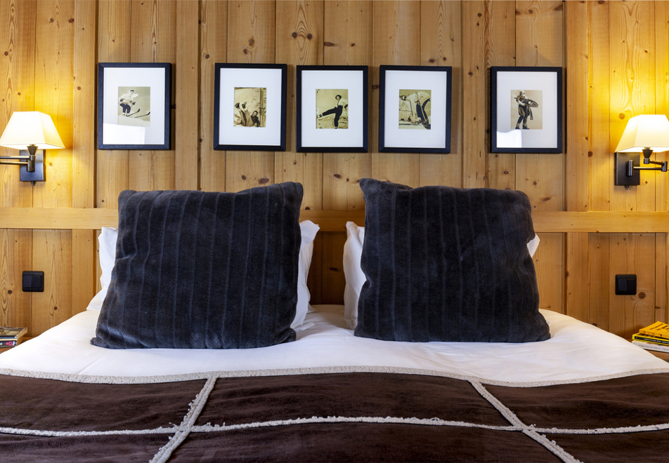 Chalets les Granges, Les Houches (self catered chalets) - Double bedroom