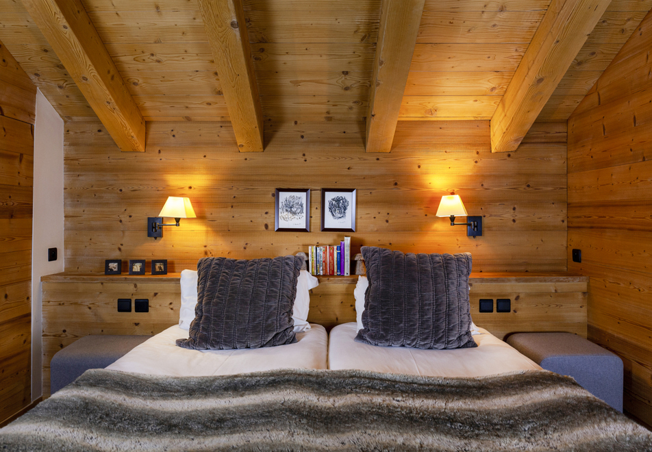 Chalets les Granges, Les Houches (self catered chalets) - Twin bedroom