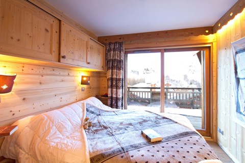 Husky, Les Deux Alpes (self catered chalet) - Double bedroom