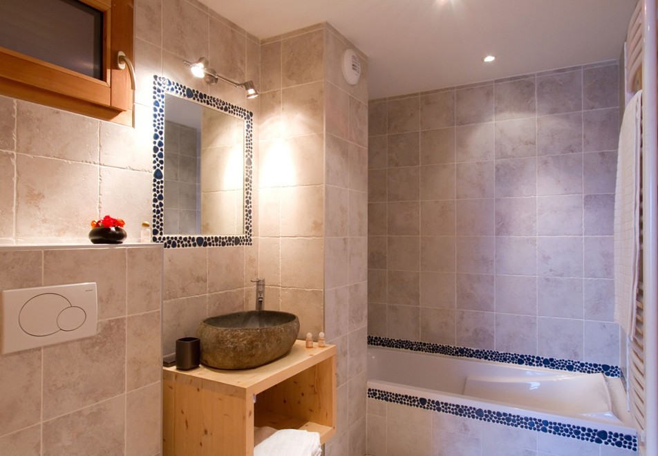 Husky, Les Deux Alpes (self catered chalet) - Bathroom