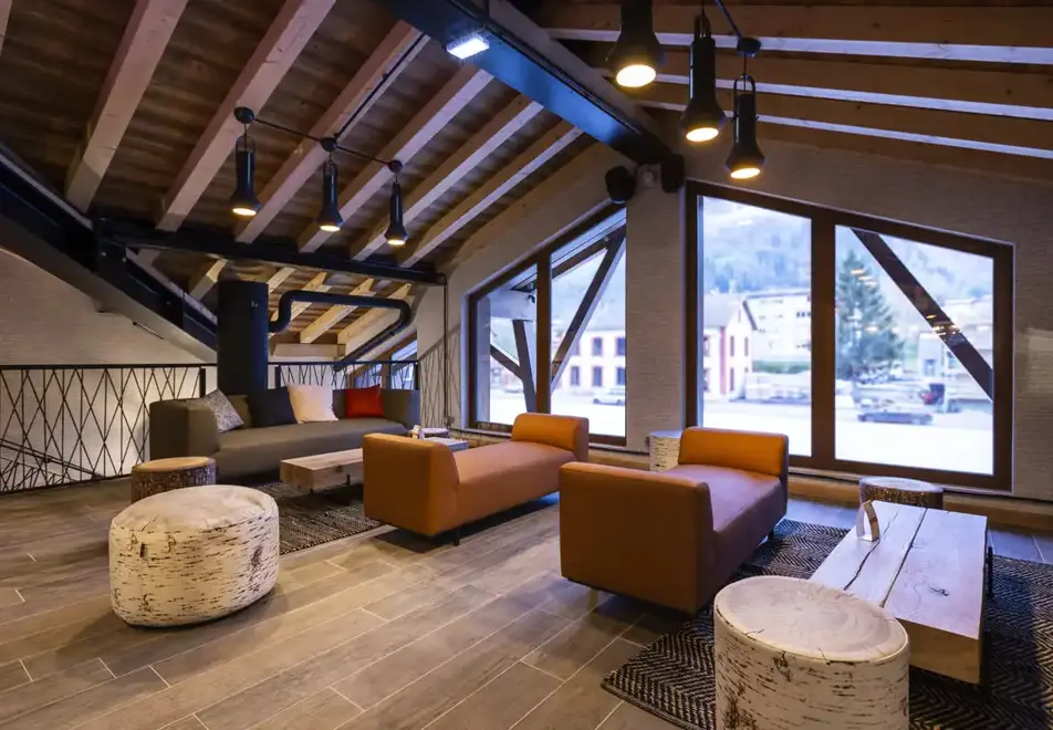 Base Camp Lodge, Bourg St Maurice (Hotel) - BC7 bar & restaurant