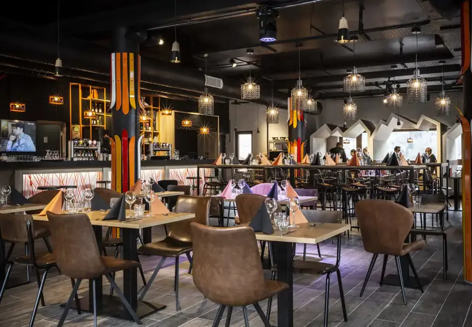 Base Camp Lodge, Bourg St Maurice (Hotel) - BC7 bar & restaurant