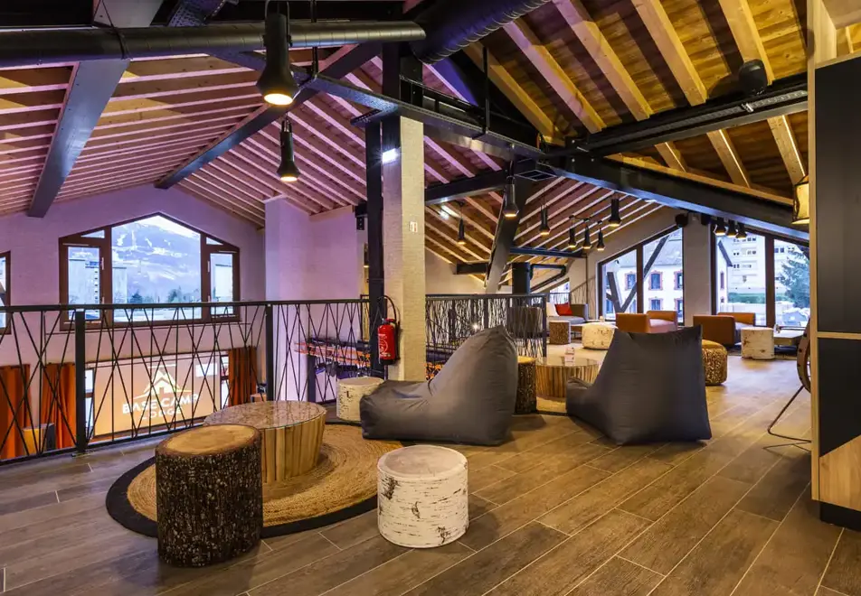 Base Camp Lodge, Bourg St Maurice (Hotel) - BC7 bar & restaurant