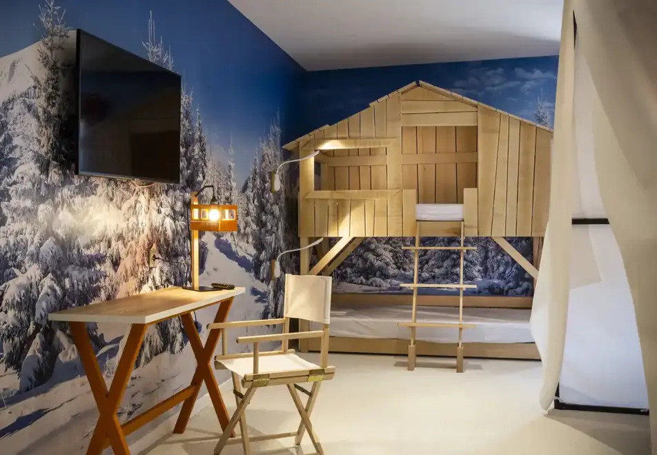 Base Camp Lodge, Bourg St Maurice (Hotel) - Tent room