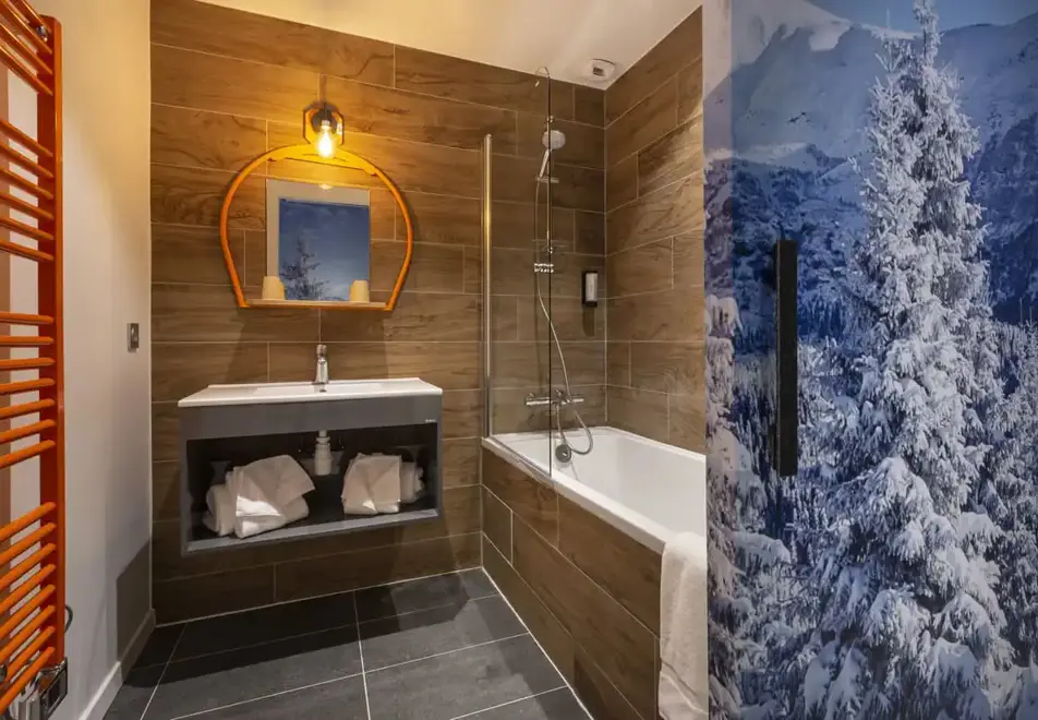 Base Camp Lodge, Bourg St Maurice (Hotel) - Tent room