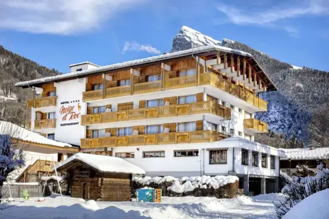 Neige et Roc, Samoens (hotel & apartments)