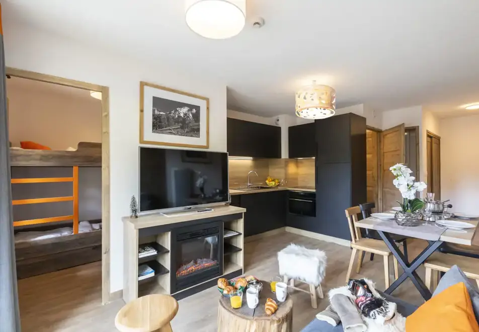 Les Clarines, Les Deux Alpes (self catered apartments) (©Manureyboz) - Typical style 2 bed famille 6