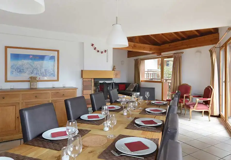 Les Chalets des Deux Domaines, Peisey Vallandry (self catered chalets) - Dining area