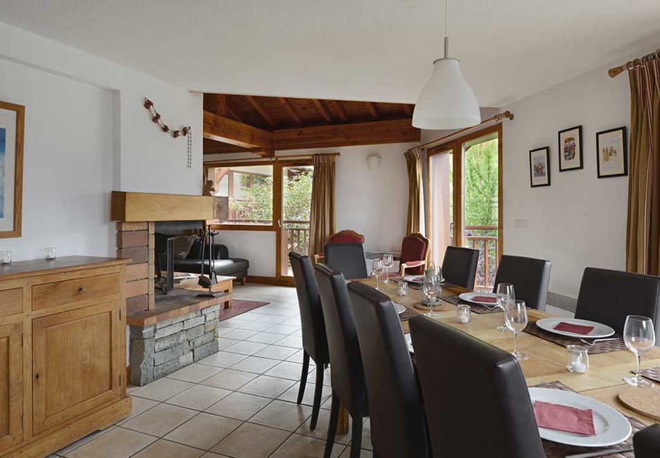 Les Chalets des Deux Domaines, Peisey Vallandry (self catered chalets) - Dining area