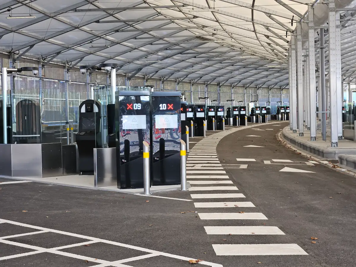 Driving Into The Leshuttle EES Registration Hall