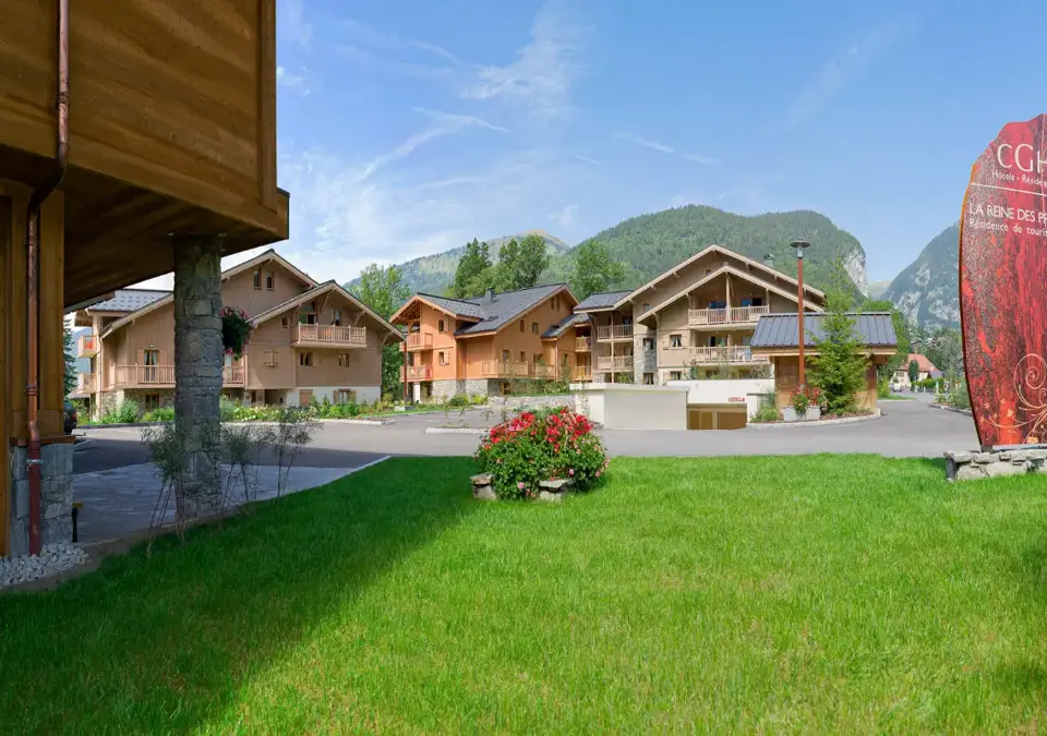 SUMMER - La Reine des Pres-Samoens (2).webp
