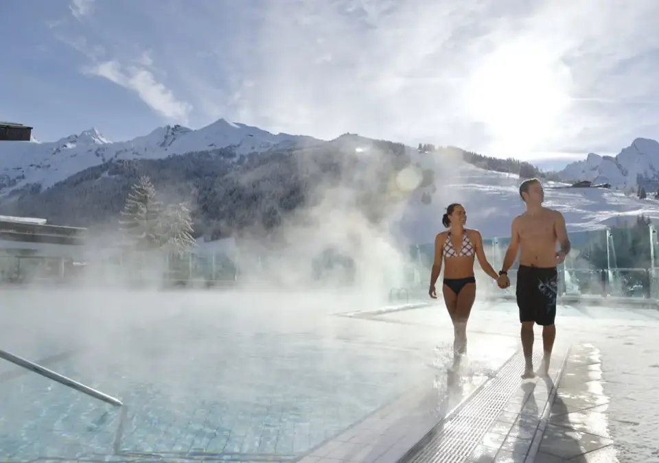 La Clusaz outdoor pool (©David Machet).webp