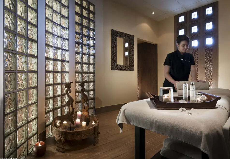Le Hameau du Kashmir, Val Thorens (self catered hotel & apartments) - Massage/treatment room (©Studio Bergoend)