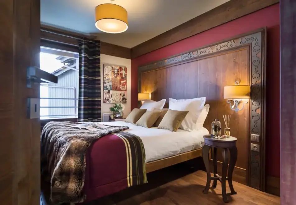 Le Hameau du Kashmir, Val Thorens (self catered hotel & apartments) - Typical suite junior style (©Studio Bergoend)