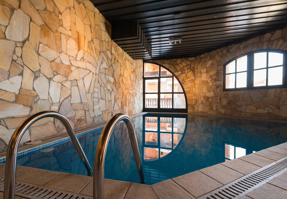 Chalet Altitude, Val Thorens (self catered apartments) - Indoor pool