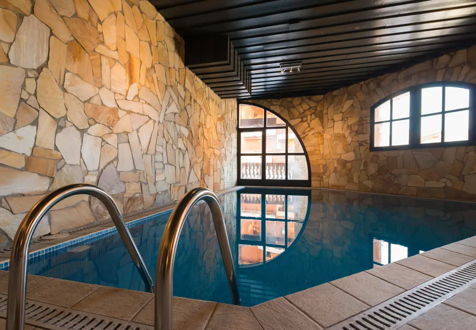 Chalet Altitude, Val Thorens (self catered apartments)  - Indoor pool