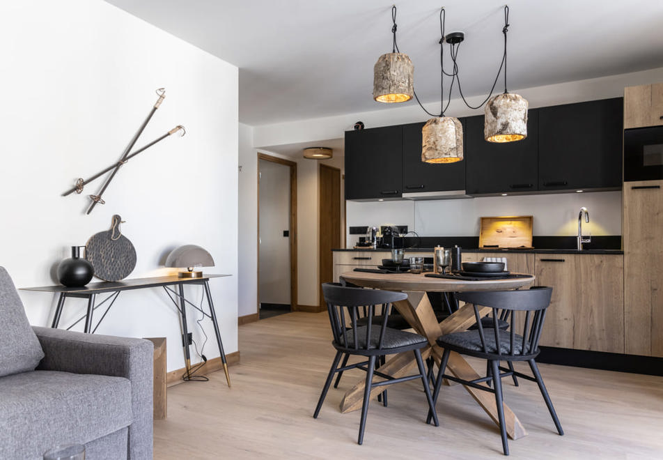 Cristal Lodge, Serre Chevalier (self catered apartments) - Typical style open plan apartment
