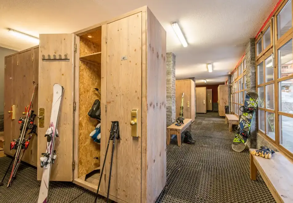 Chalet Altitude, Arc 2000 (Self catering apartment) - Ski lockers