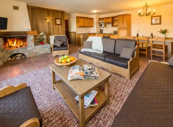 Chalet Altitude, Arc 2000 (Paradiski) (Apt 6 8) OPT