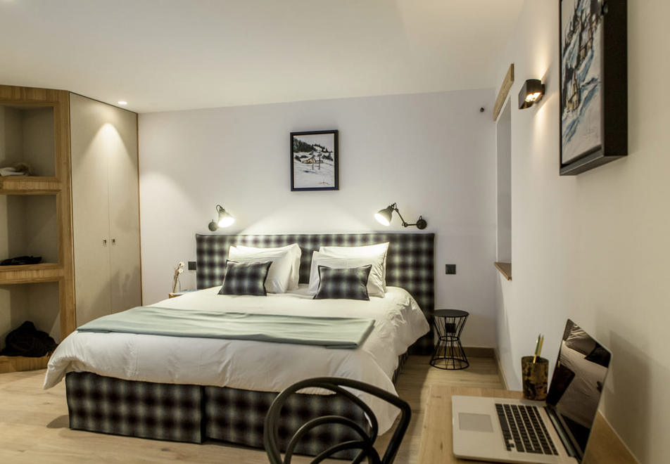 Chalet Cascade, Arc 2000 (self catered chalet) - Double bedroom