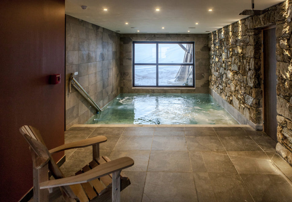 Chalet Cascade, Arc 2000 (self catered chalet) - Indoor plunge pool