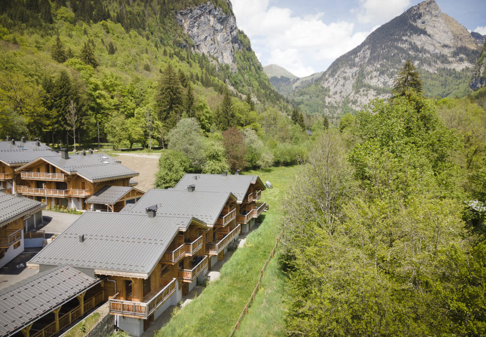 Le Pre de Anne Chloe, Samoens (self catering apartments) - Scenic location (©Manureyboz)