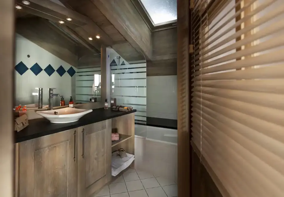 Le Telemark, Tignes le Lac (self catered apartments) - Bathroom