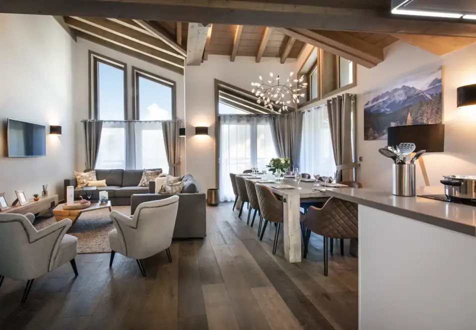 Canyon Lodge, Courchevel Moriond (self catered chalet) - Allnatt