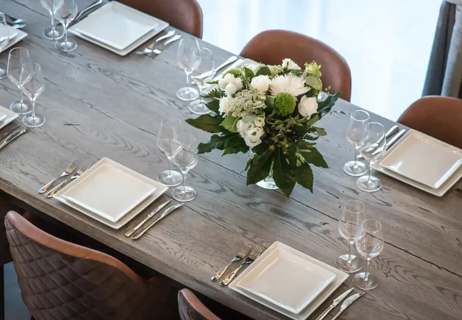 Canyon Lodge, Courchevel Moriond (self catered chalet) - Allnatt