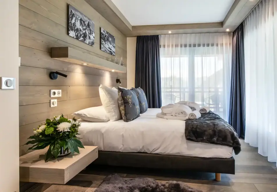 Canyon Lodge, Courchevel Moriond (self catered chalet) - Allnatt